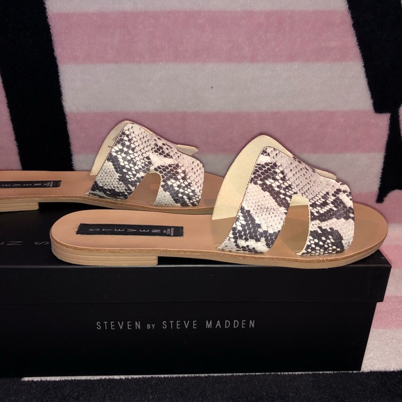 Steve Madden Snake Sandals - Picture 3 of 7